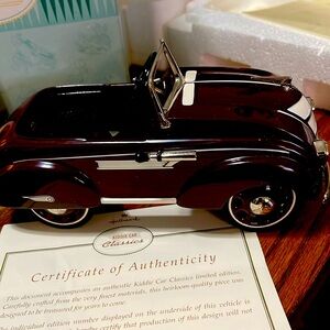 Kiddie Car Classics- 1937 Steelcraft by Murray
Airflow Luxury Model